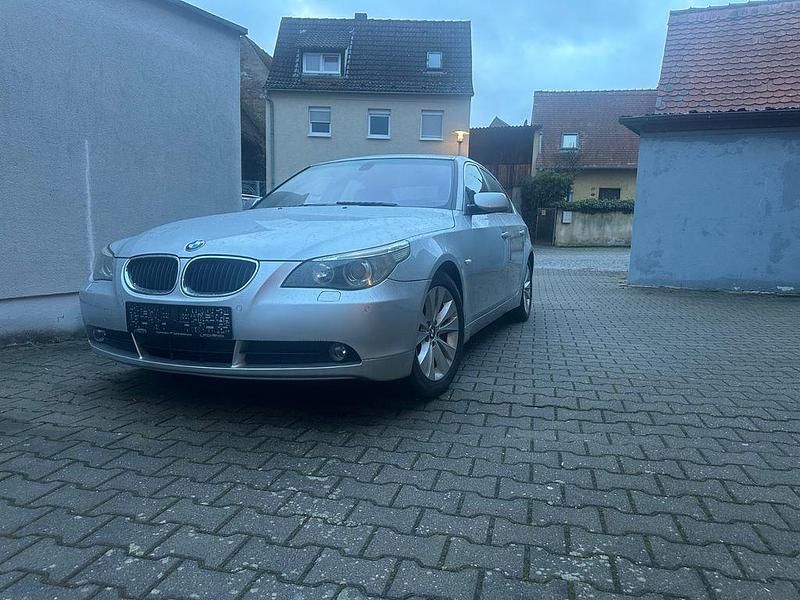 Gebraucht BMW 520 170 PS (125 kW) 2004 Silber Limousine