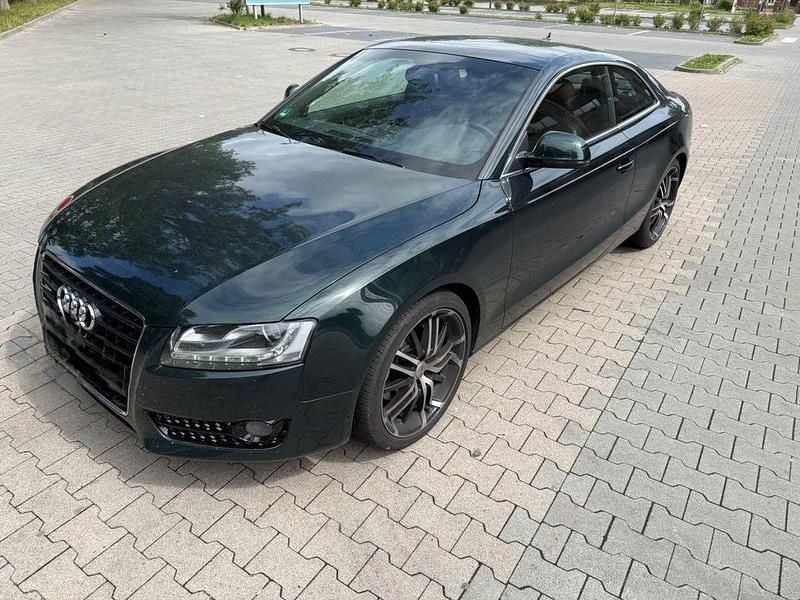 Grün Gebraucht 2009 Audi A5 Coupé | 11.500 € (Guter Preis) - Bild 1/4