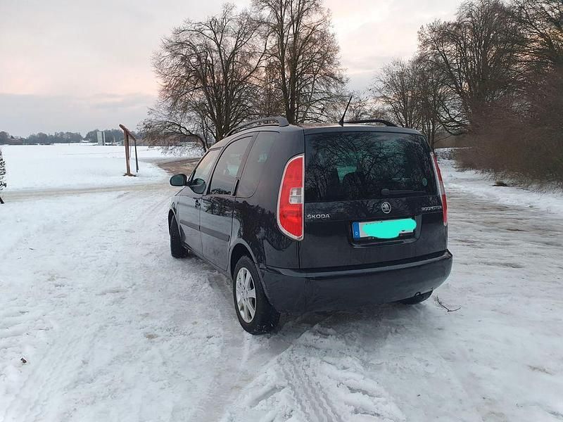 Gebraucht Skoda Roomster Fresh 105 PS (77 kW) 2014 Schwarz Van / Kleinbus