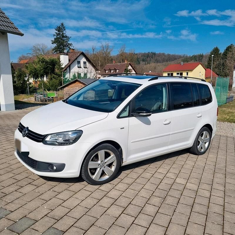 Gebraucht VW Touran Match 140 PS (102 kW) 2012 Weiß Van / Kleinbus