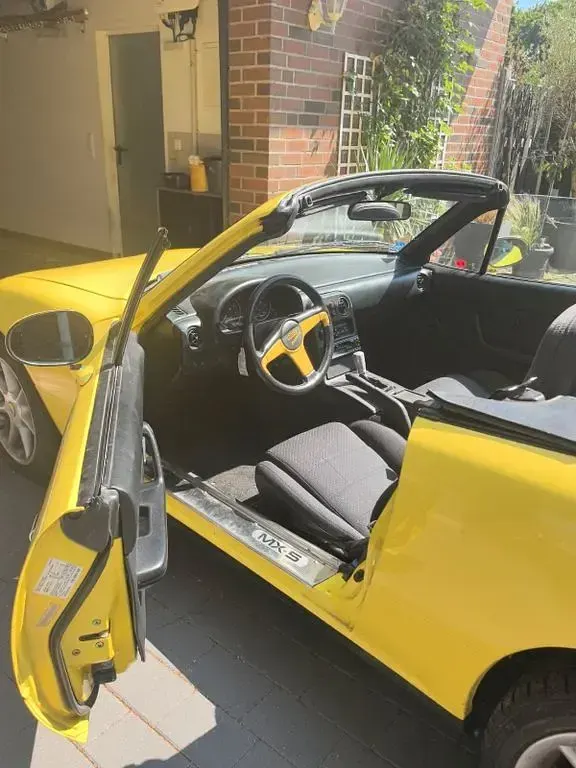 Gebraucht Mazda MX5 131 PS (96 kW) 1990 Gelb Cabrio