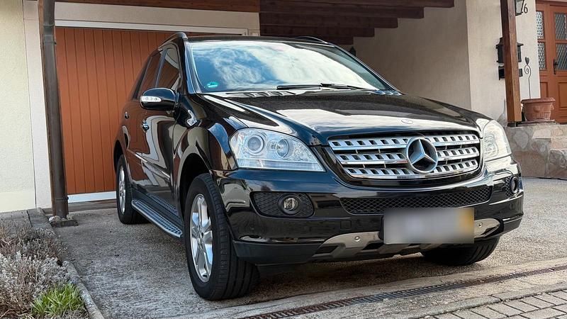 Gebraucht Mercedes ML320 224 PS (164 kW) 2006 Schwarz SUV