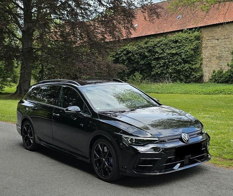 Schwarz Gebraucht 2024 VW Golf VIII R Kombi | 42.990 € (Guter Preis) - Bild 1/4