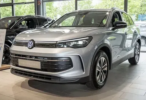 Neu VW Tiguan 150 PS (110 kW) 2026 Silber SUV