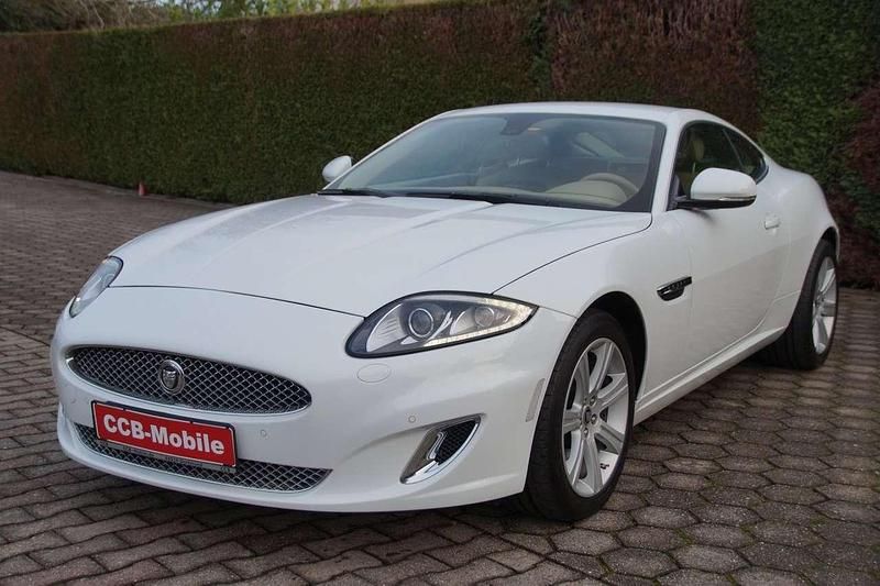 Gebraucht Jaguar XK 385 PS (283 kW) 2013 Polaris white Coupé