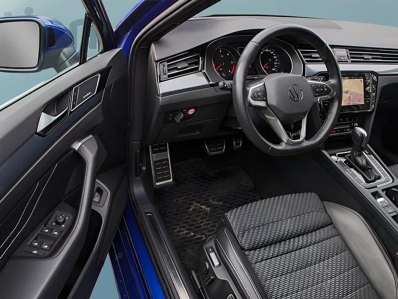 Gebraucht VW Passat 122 PS (89 kW) 2021 Blau Kombi