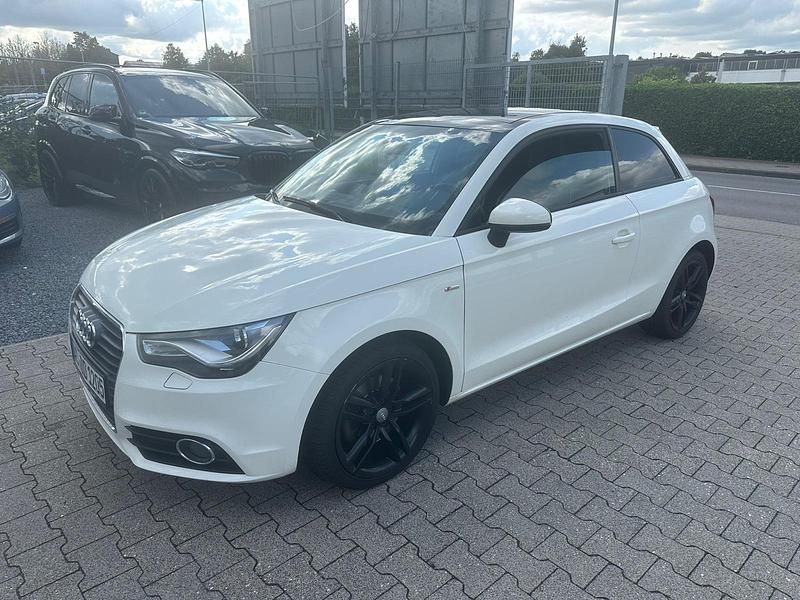 Weiß Gebraucht 2011 Audi A1 S-Line Kleinwagen | 4.700 € (Teuer) - Bild 1/4