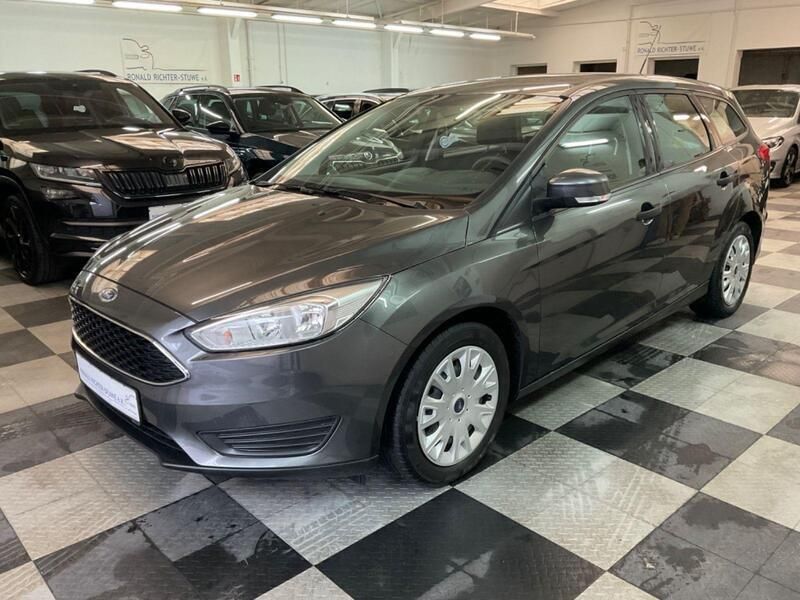 Grau Gebraucht 2017 Ford Focus Kombi | 8.450 € (Guter Preis) - Bild 1/4