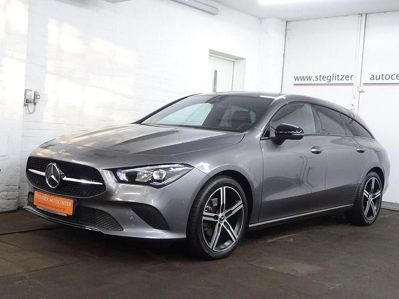 Mountaingrau Gebraucht 2019 Mercedes CLA180 Shooting Brake Progressive Kombi | 21.900 € (Guter Preis) - Bild 1/4