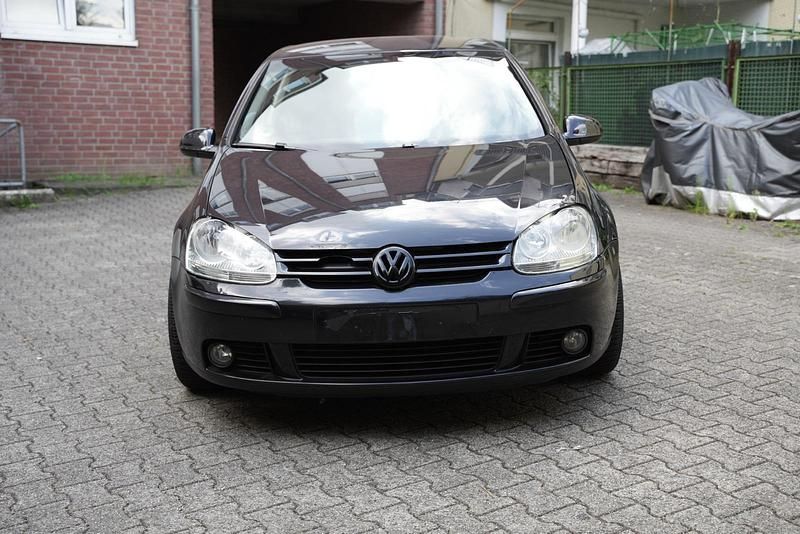 Schwarz Gebraucht 2006 VW Golf V Kleinwagen | 3.500 € (Etwas zu teuer) - Bild 1/4