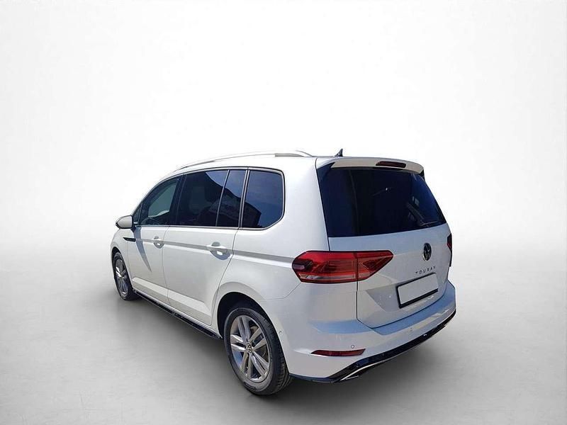 Gebraucht VW Touran R-line 150 PS (110 kW) 2024 Oryxweiss (0r0r) Van / Kleinbus