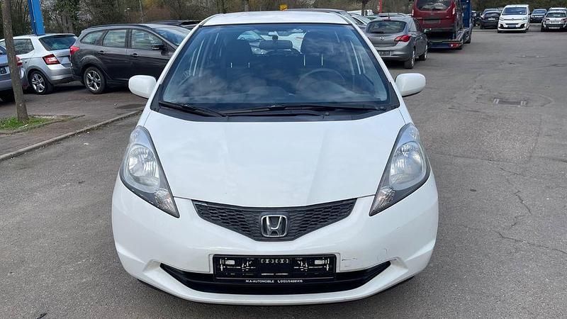 Gebraucht Honda Jazz Trend 90 PS (66 kW) 2011 Weiß Kleinwagen
