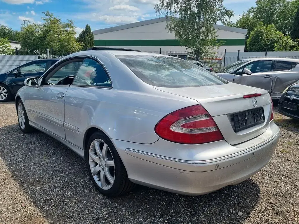 Gebraucht Mercedes CLK270 Elegance 170 PS (125 kW) 2003 Silber Coupé