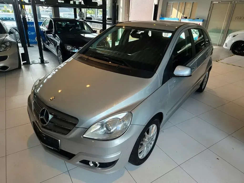 Gebraucht Mercedes B170 116 PS (85 kW) 2009 Silber Van / Kleinbus