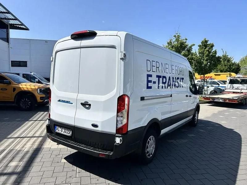 Gebraucht Ford E-Transit Trend 197 kW (269 PS) 2023 Weiß Van