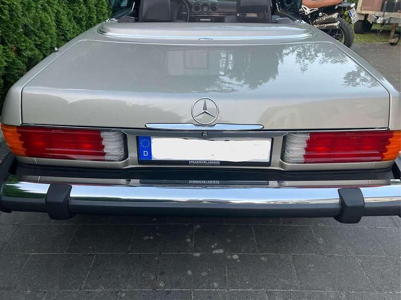 Gebraucht Mercedes 560 231 PS (169 kW) 1986 Silber Cabrio