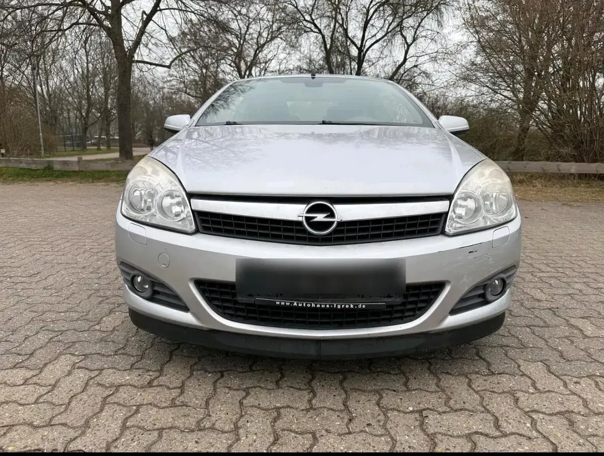 Gebraucht Opel Astra 140 PS (102 kW) 2007 Silber Cabrio