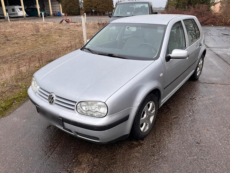 Gebraucht VW Golf 101 PS (74 kW) 2002 Silber Limousine