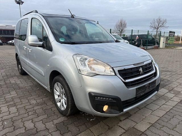 Gebraucht Peugeot Partner Tepee Allure 110 PS (80 kW) 2017 Silber Van / Kleinbus
