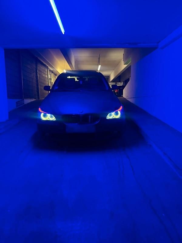 Second-hand BMW 525 177 CP (130 kW) 2004 Negru Berlinǎ