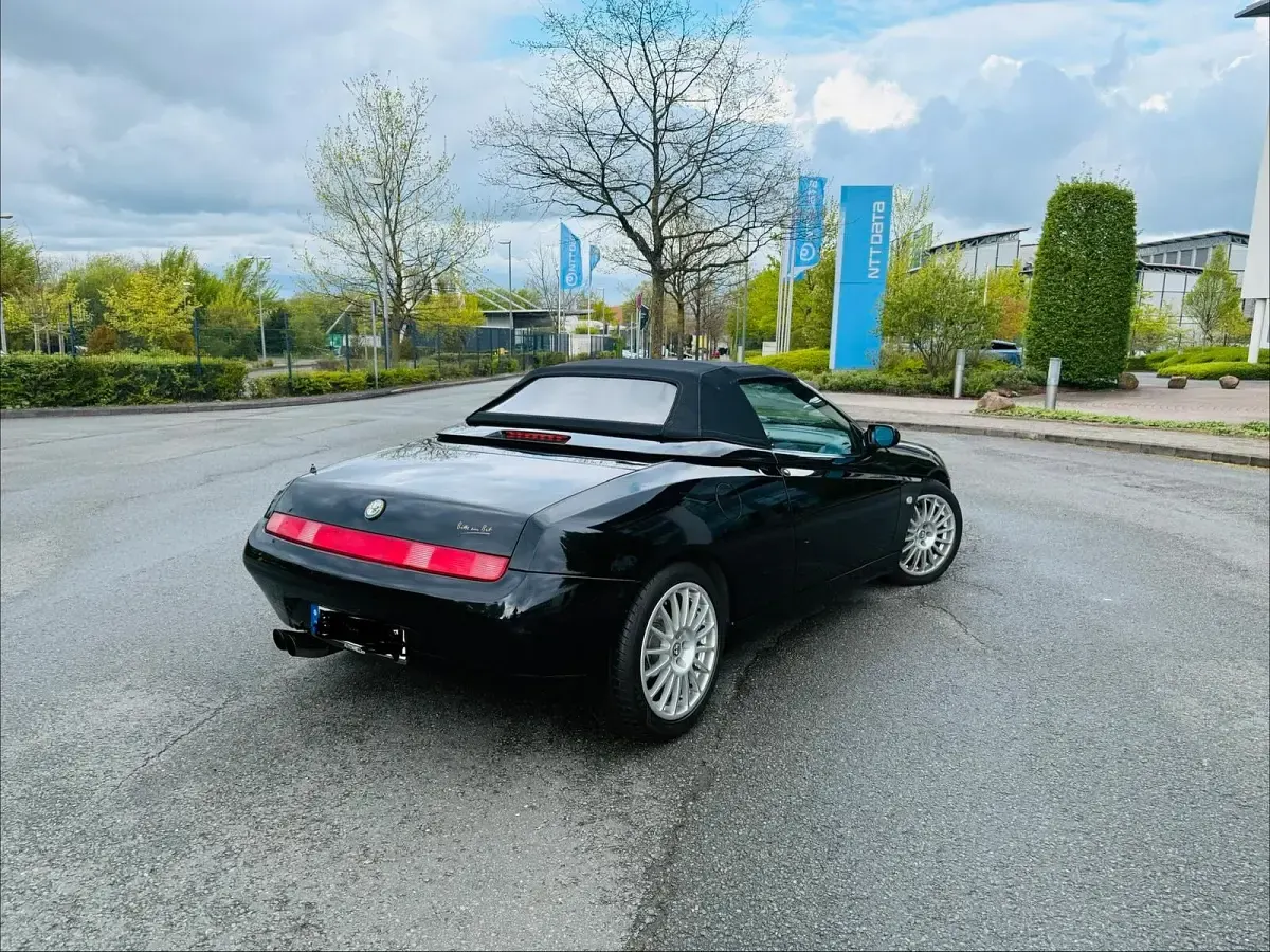 Gebraucht Alfa Romeo Spider 150 PS (110 kW) 2001 Schwarz Cabrio