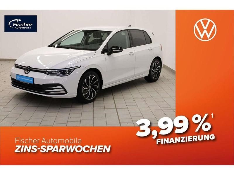 Weiß Gebraucht 2022 VW Golf VIII Active Limousine | 22.940 € (Fairer Preis) - Bild 1/4