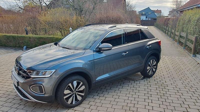 Gebraucht VW T-Roc Move 150 PS (110 kW) 2024 Grau SUV