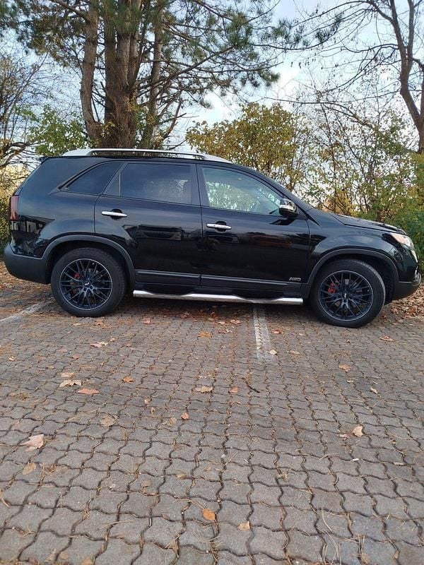 Schwarz Gebraucht 2011 Kia Sorento Vision SUV | 8.000 € (Fairer Preis) - Bild 1/4