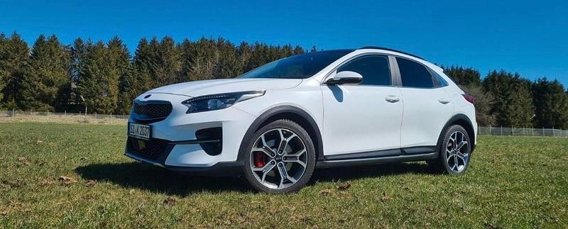 Weiß Gebraucht 2020 Kia XCeed Launch Edition SUV | 17.500 € (Superpreis) - Bild 1/4