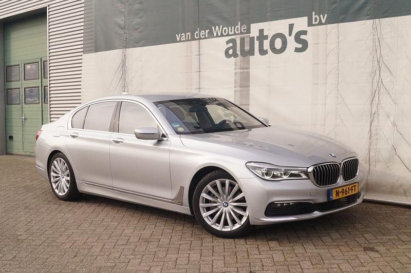Gebraucht BMW 730 Executive 265 PS (194 kW) 2016 Grau Limousine