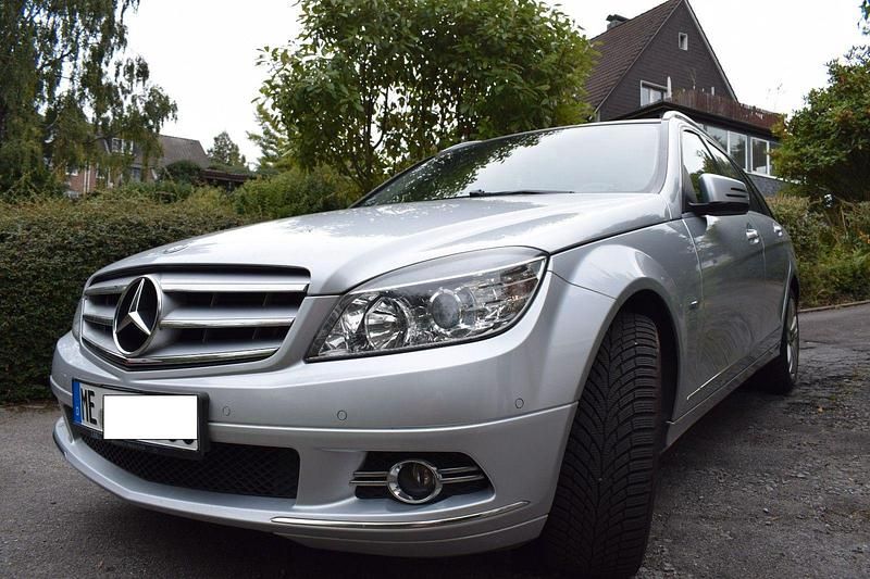 Silber Gebraucht 2010 Mercedes C200 Kombi | 6.100 € (Fairer Preis) - Bild 1/4