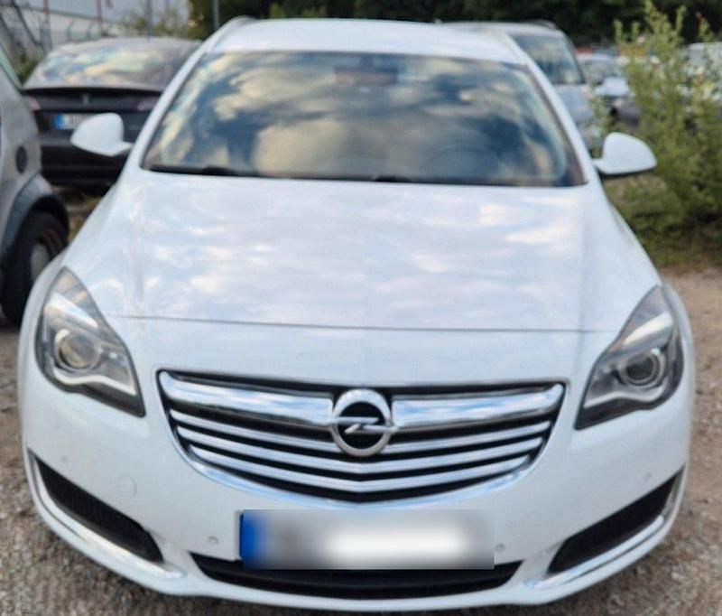 Weiß Gebraucht 2015 Opel Insignia Sport Kombi | 5.500 € (Superpreis) - Bild 1/4