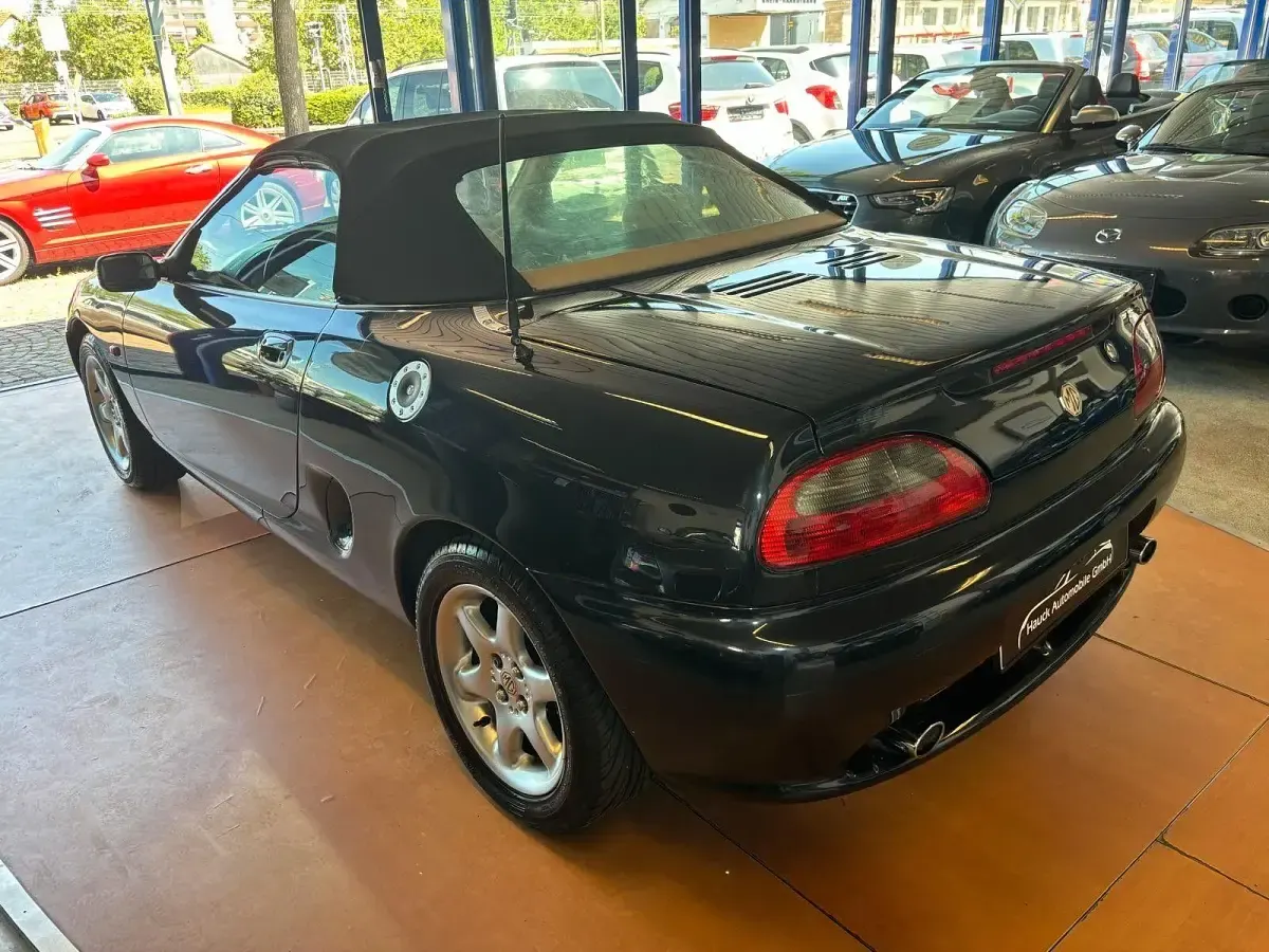 Gebraucht MG F 120 PS (88 kW) 2004 Schwarz Cabrio