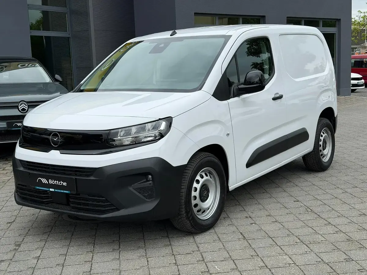 Nowe Opel Combo Basis 102 KM (75 kW) 2026 Biały Minivan