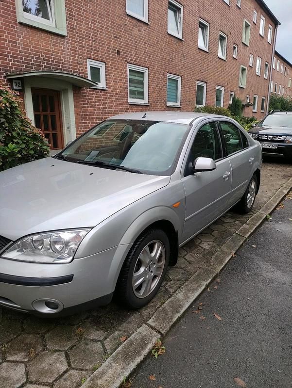 Gebraucht Ford Mondeo Ghia 145 PS (106 kW) 2001 Silber Limousine