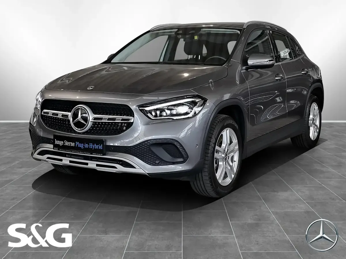 Gebraucht Mercedes GLA250 160 PS (117 kW) 2022 SUV