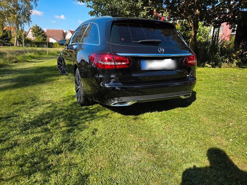 Gebraucht Mercedes C220 194 PS (142 kW) 2020 Schwarz Kombi