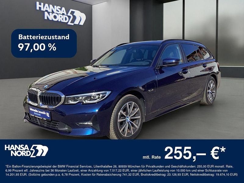 Blau / tansanitblau (metallic) Gebraucht 2022 BMW 320e Sport Line Kombi | 26.450 € (Guter Preis) - Bild 1/4