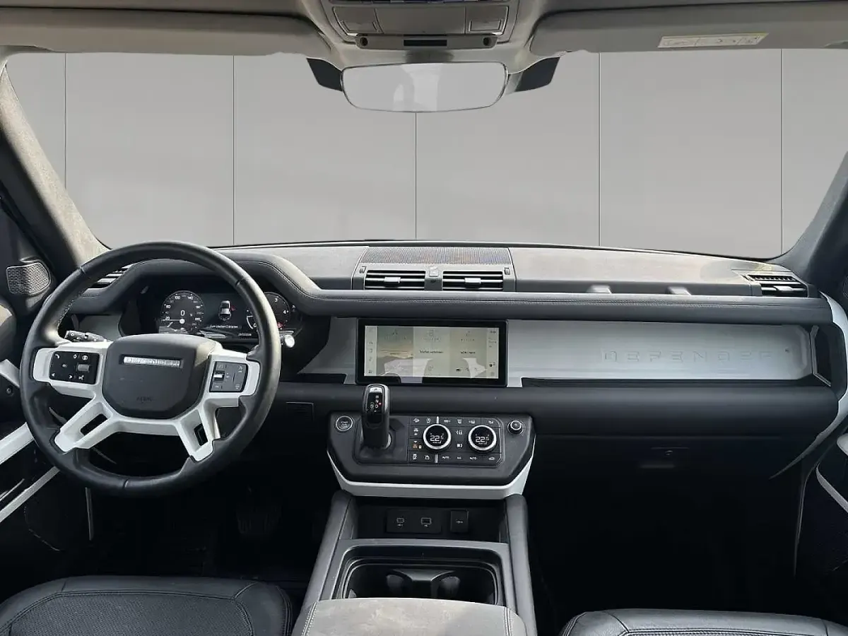 Gebraucht Land Rover Defender SE 252 PS (185 kW) 2024 Fuji white SUV