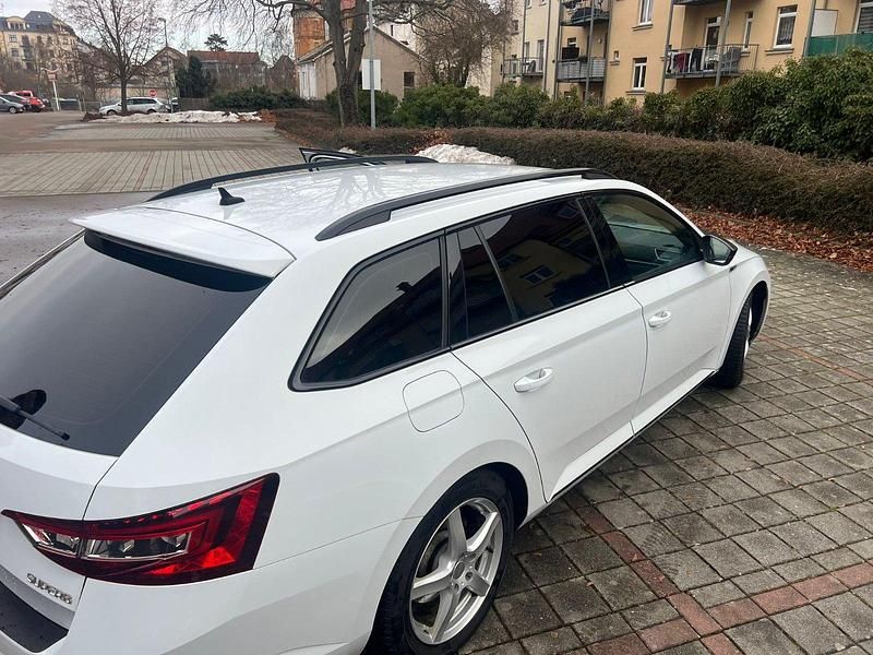 Gebraucht Skoda Superb SportLine 190 PS (139 kW) 2018 Weiß Kombi