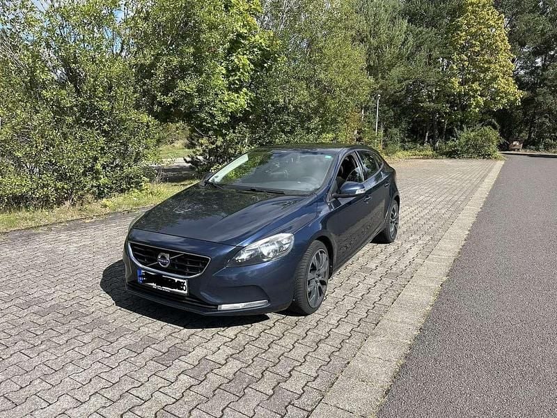 Gebraucht Volvo V40 Summum 114 PS (83 kW) 2013 Schwarz Limousine