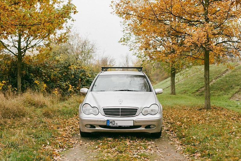 Silber Gebraucht 2001 Mercedes C180 Kombi | 2.300 € (Fairer Preis) - Bild 1/4