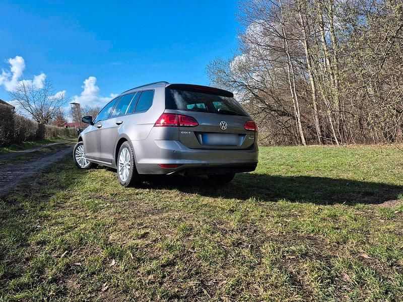 Gebraucht VW Golf VII 105 PS (77 kW) 2015 Silber Kleinwagen