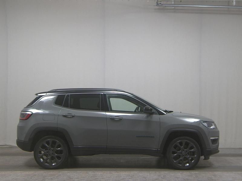 Grau Gebraucht 2020 Jeep Compass SUV | 18.780 € (Superpreis) - Bild 1/4