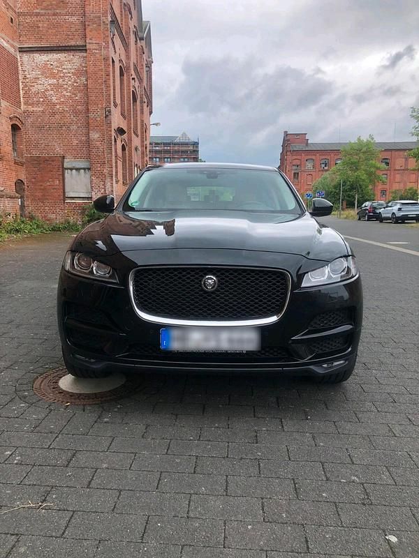 Schwarz Gebraucht 2018 Jaguar F-Pace SUV | 25.500 € - Bild 1/4