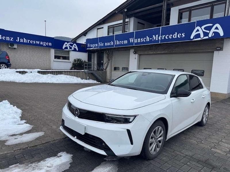 Gebraucht Opel Astra Business Edition 131 PS (96 kW) 2023 Silber Limousine