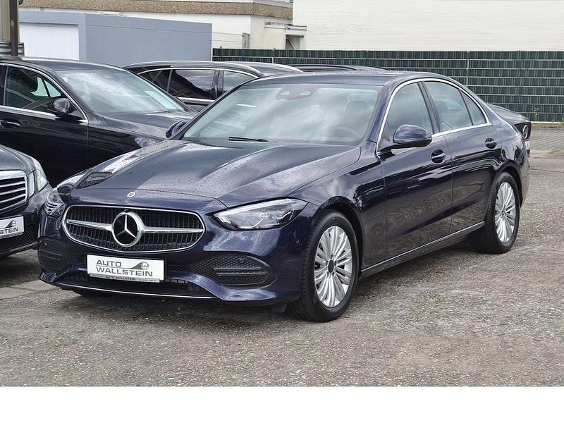 Gebraucht Mercedes C200 Avantgarde 204 PS (150 kW) 2023 Blau Limousine
