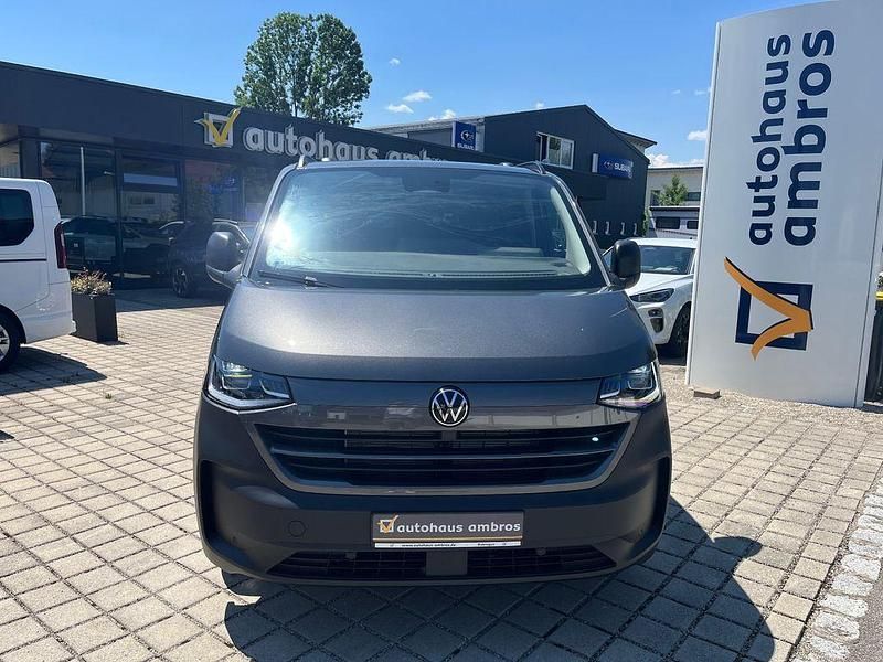 Neu VW T7 150 PS (110 kW) 2025 Graphite dust Van