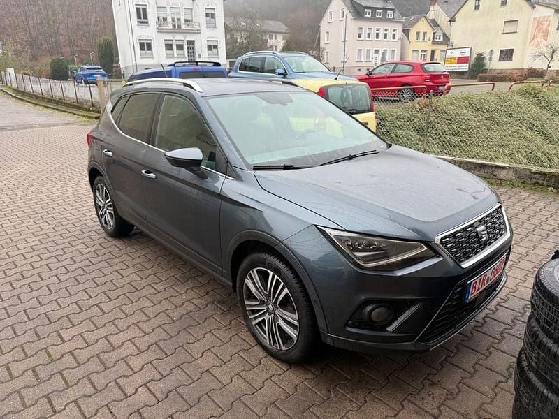 Grau Gebraucht 2018 Seat Arona XCELLENCE SUV | 13.680 € (Guter Preis) - Bild 1/4