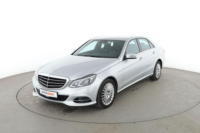 Silber Gebraucht 2014 Mercedes E220 Elegance Limousine | 19.690 € (Teuer) - Bild 1/3
